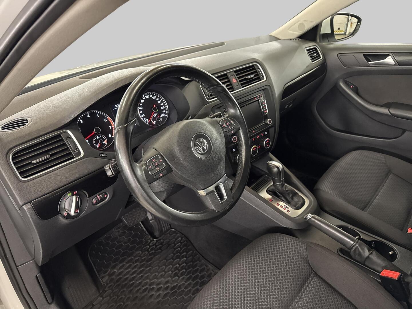 VOLKSWAGEN Jetta 2014