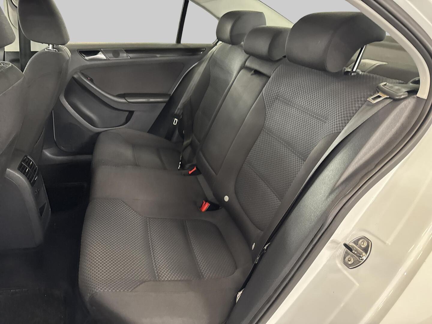 VOLKSWAGEN Jetta 2014
