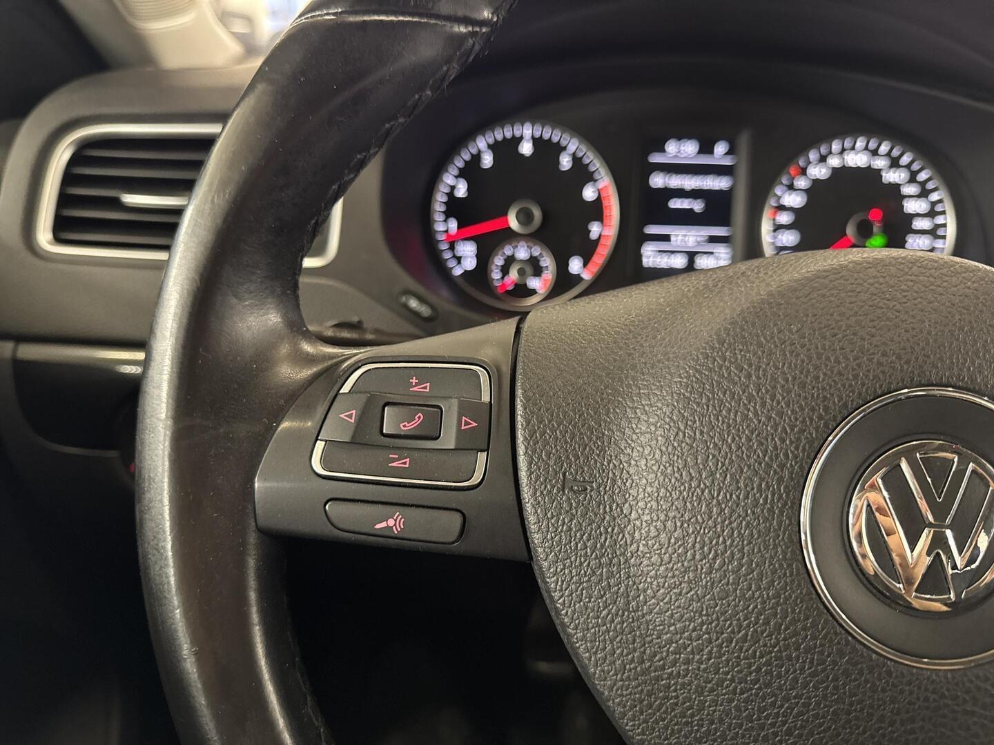 VOLKSWAGEN Jetta 2014