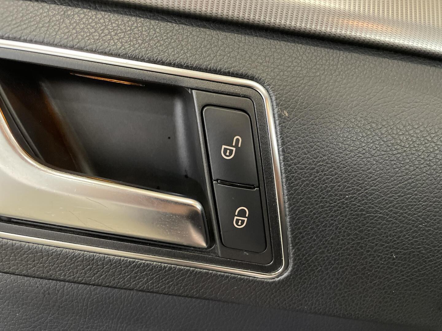 MERCEDES-BENZ E 2015