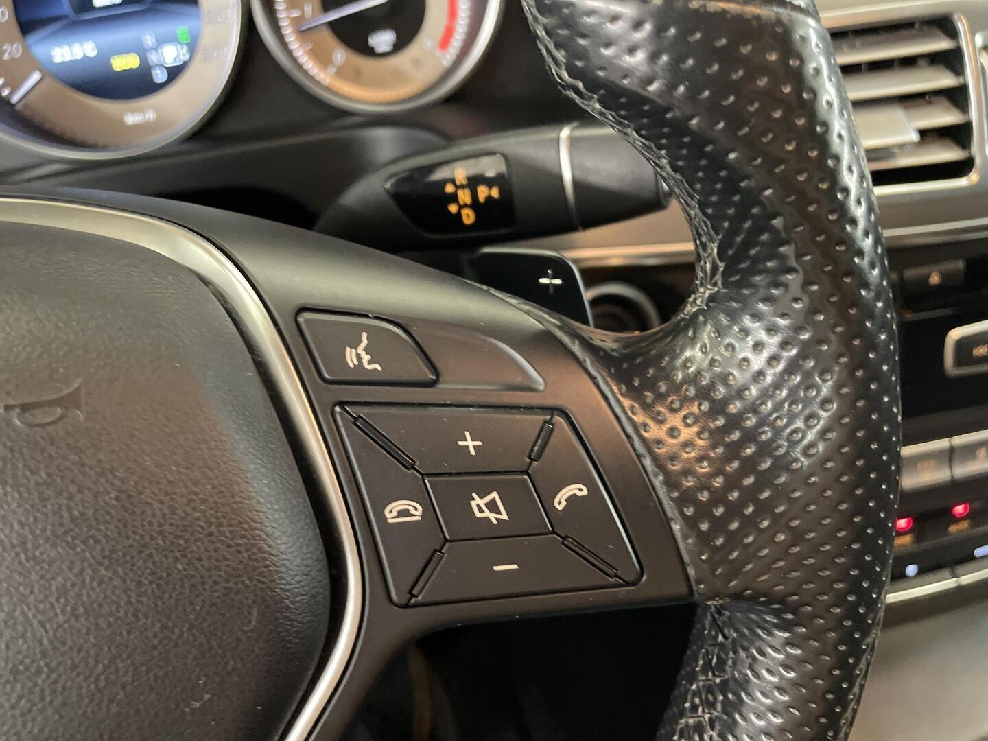 MERCEDES-BENZ E 2015