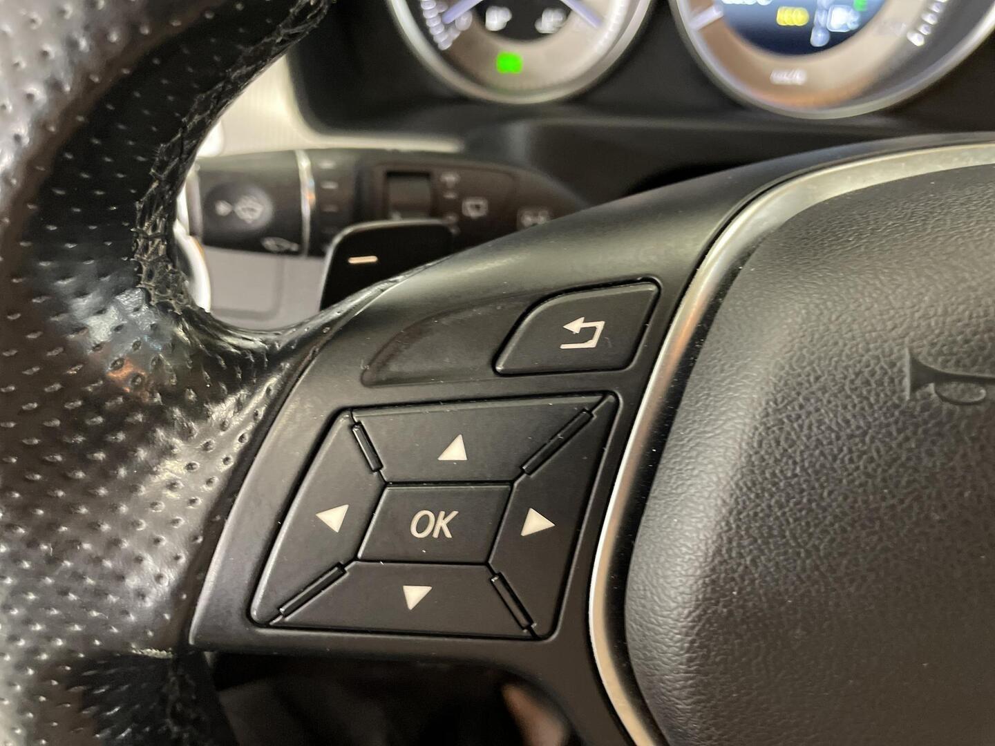 MERCEDES-BENZ E 2015