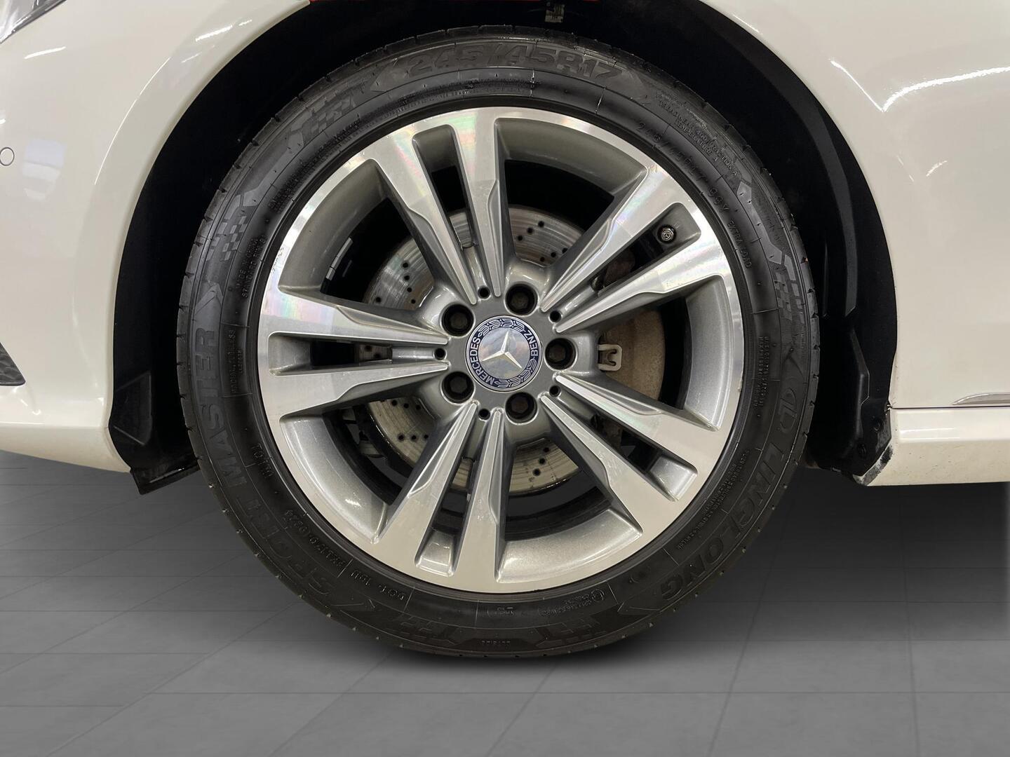 MERCEDES-BENZ E 2015