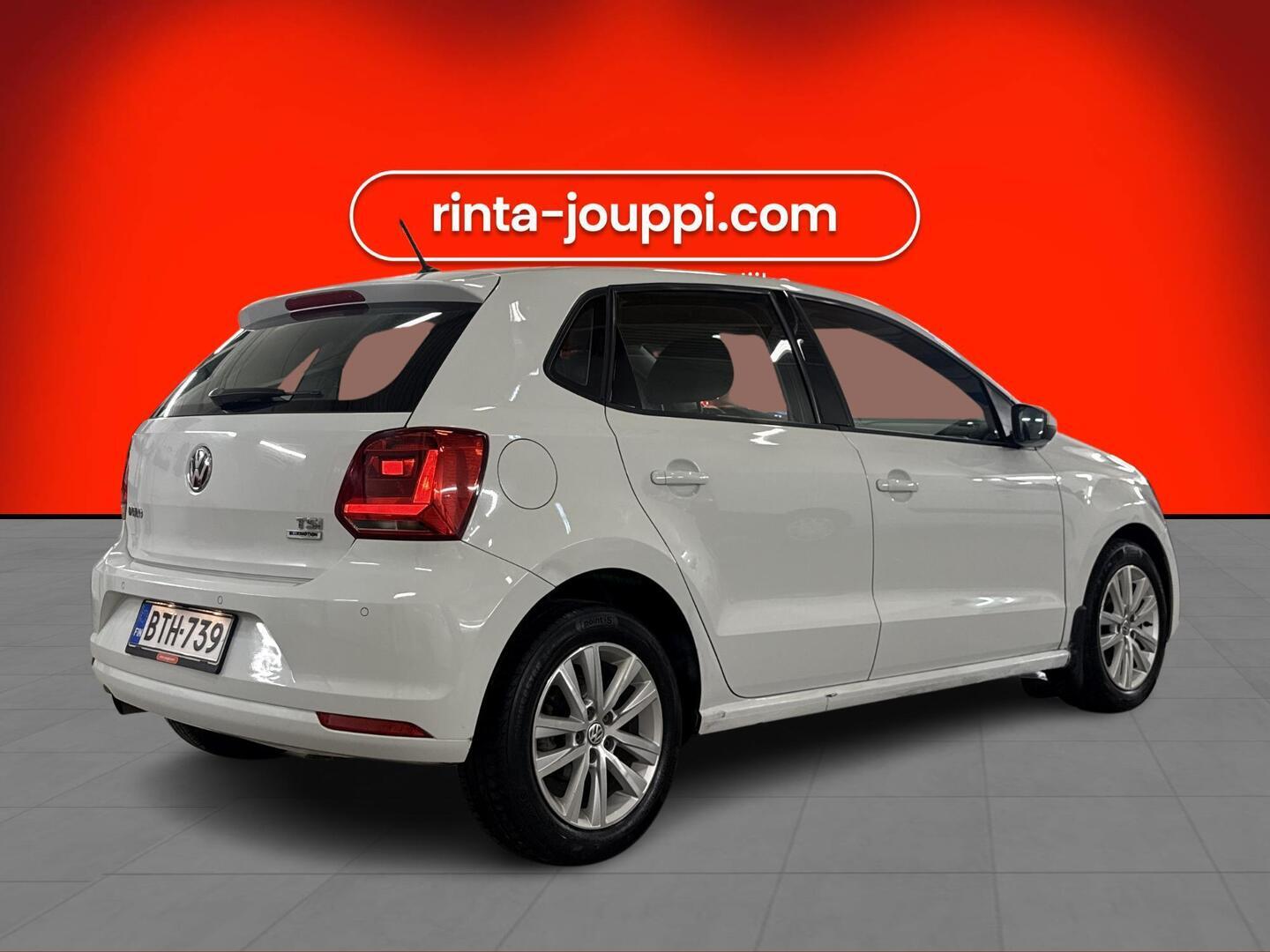 VOLKSWAGEN Polo 2015