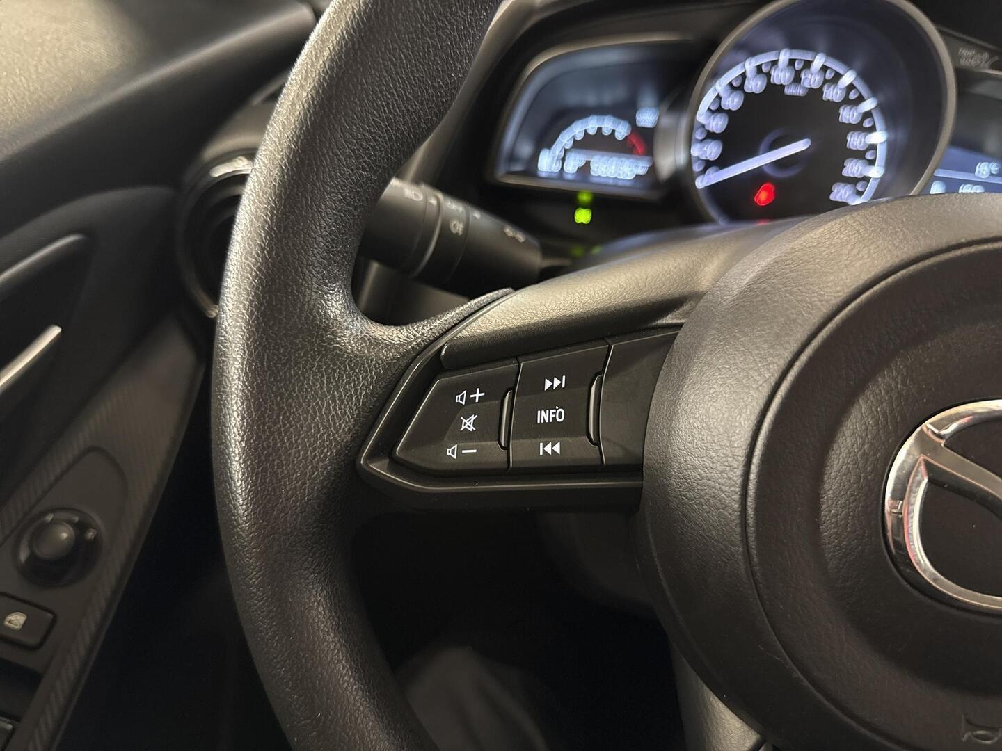 MAZDA 2 2019