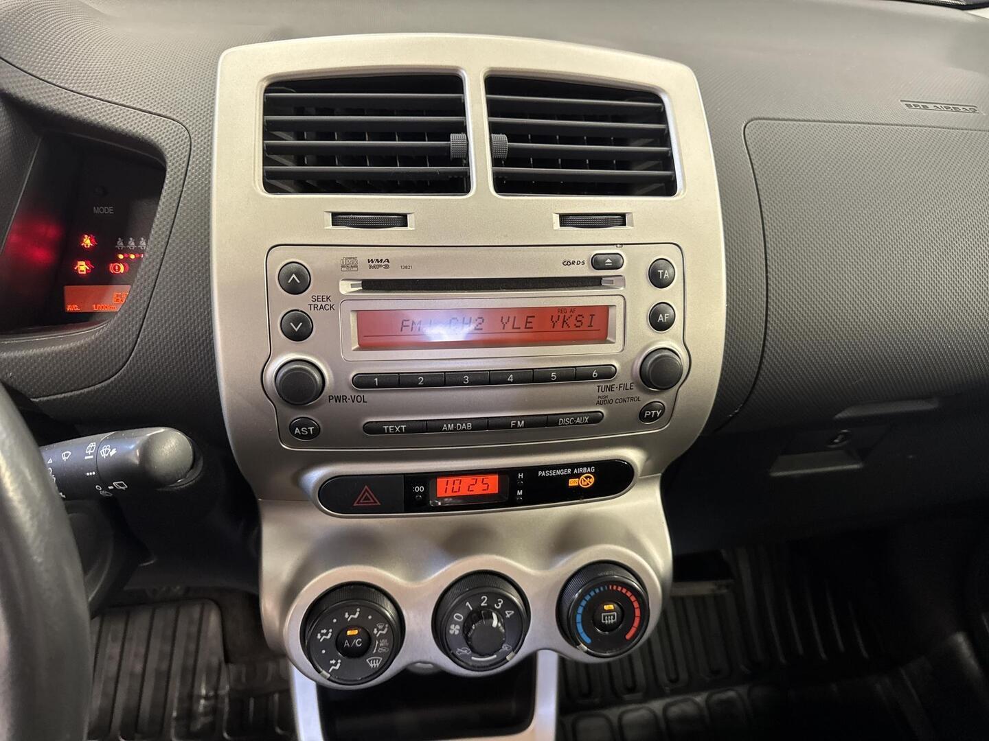 TOYOTA Urban Cruiser 2009