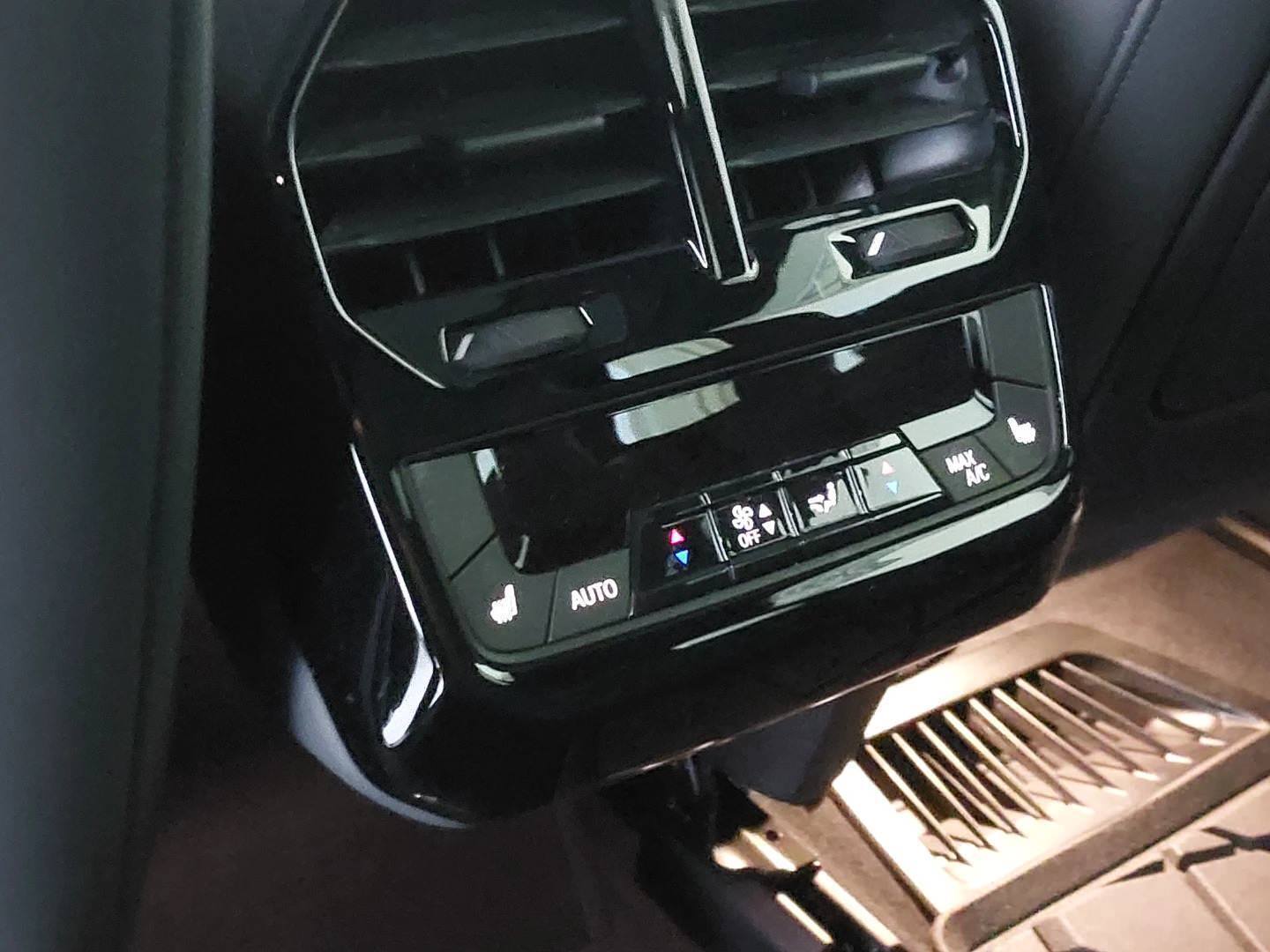 BMW IX M60 2023