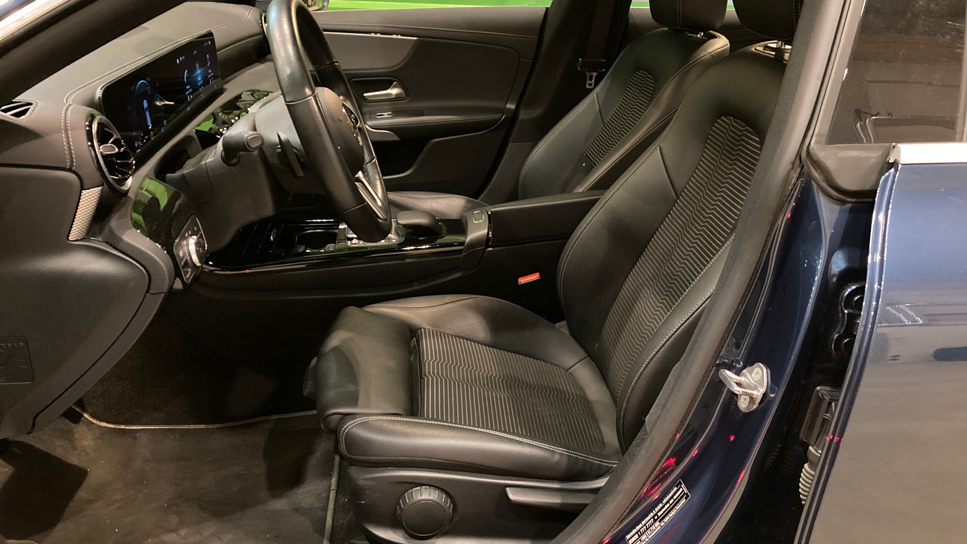 MERCEDES-BENZ CLA 2023