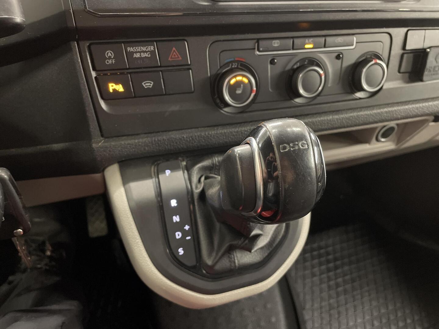 VOLKSWAGEN Transporter 2016