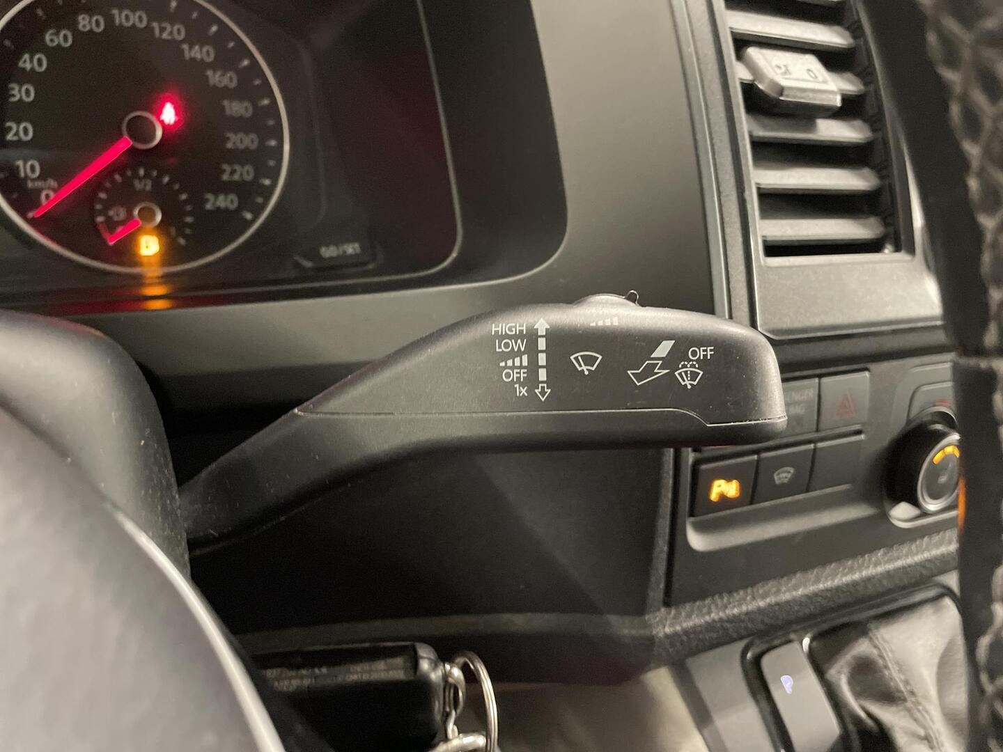 VOLKSWAGEN Transporter 2016