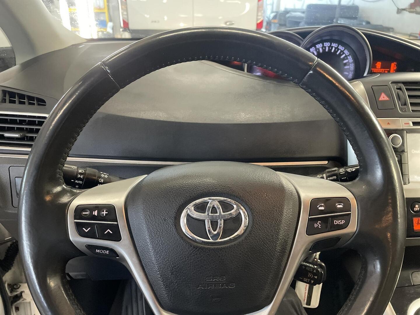 TOYOTA Verso 2015