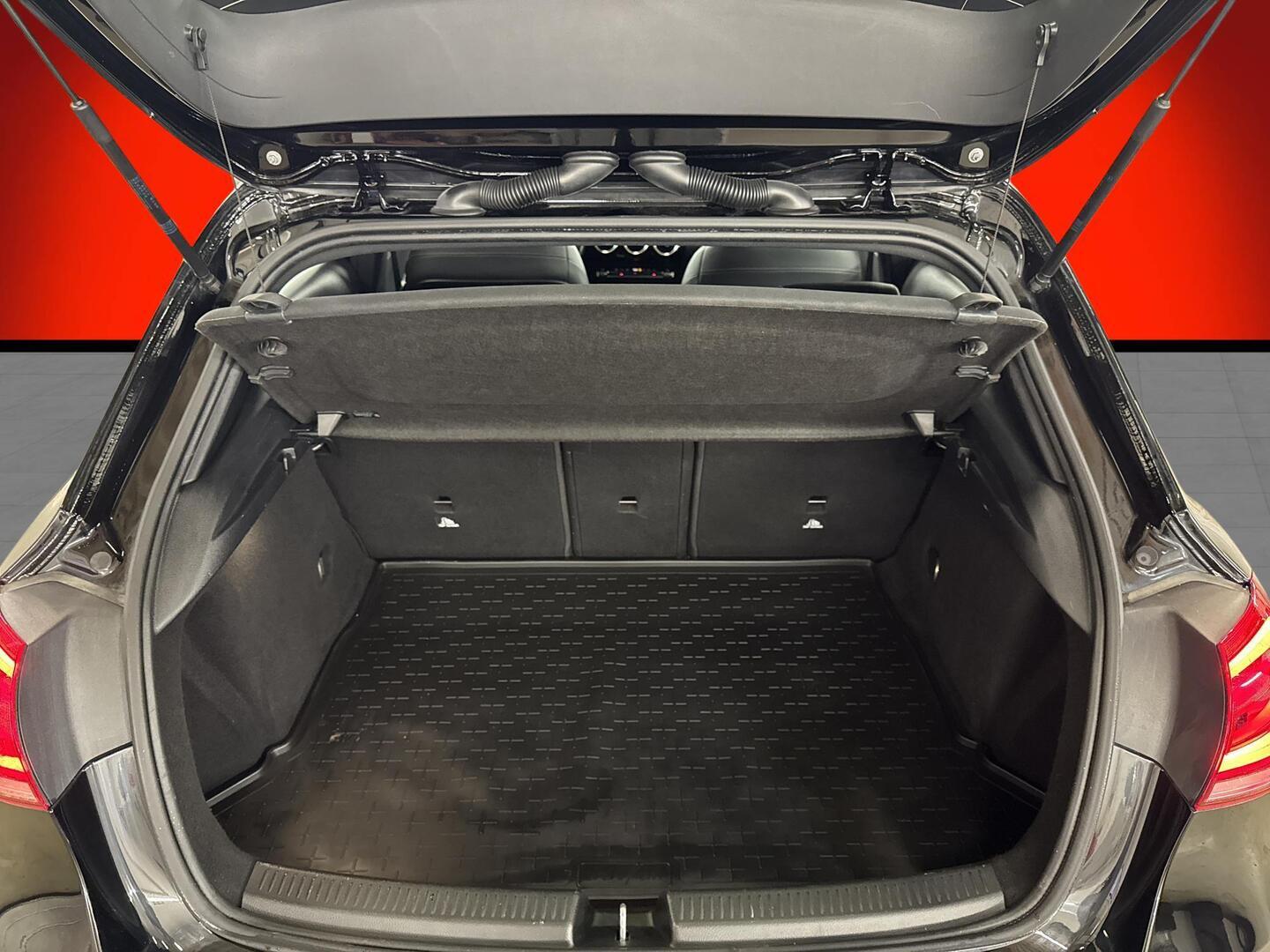 MERCEDES-BENZ A 2019