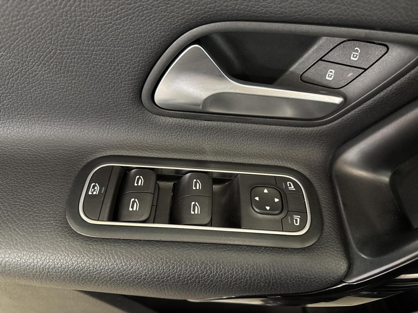 MERCEDES-BENZ A 2019