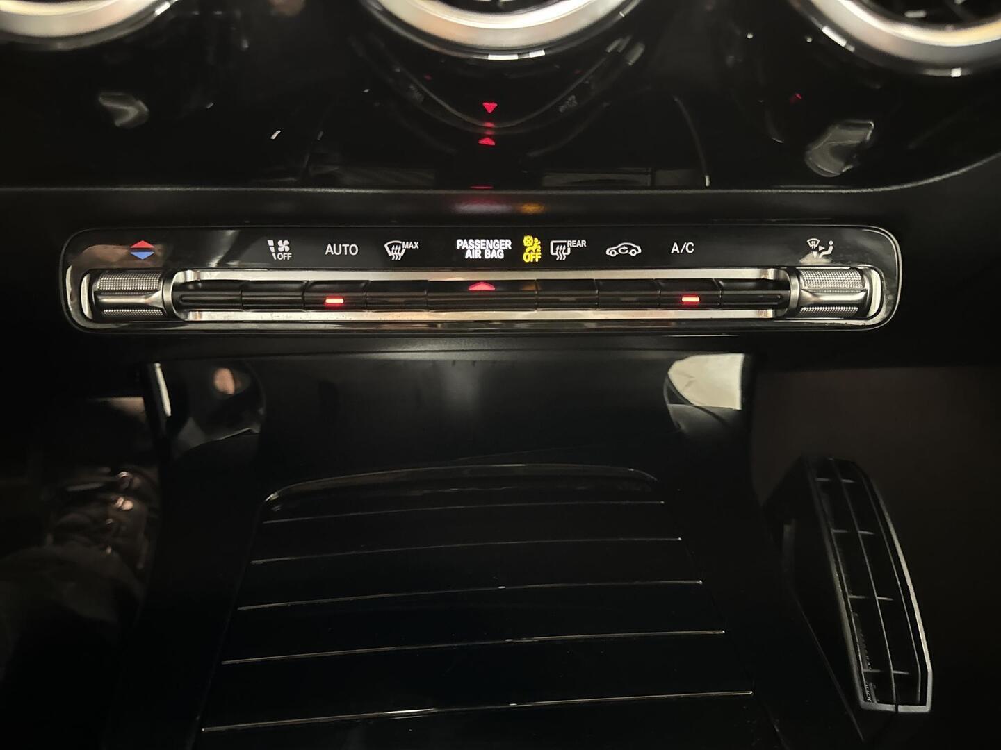 MERCEDES-BENZ A 2019