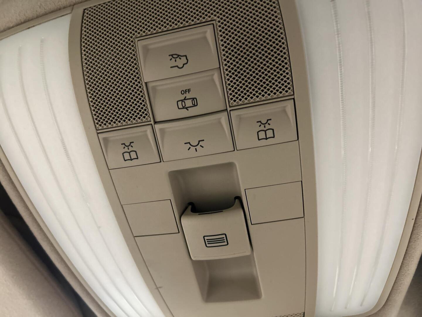 MERCEDES-BENZ E 2014