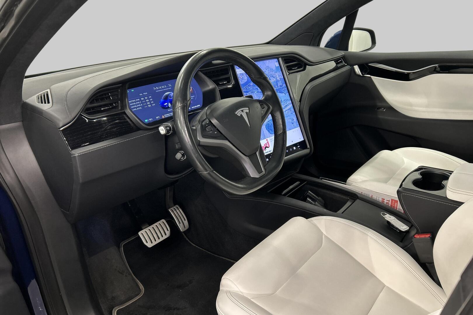 TESLA Model X 2020