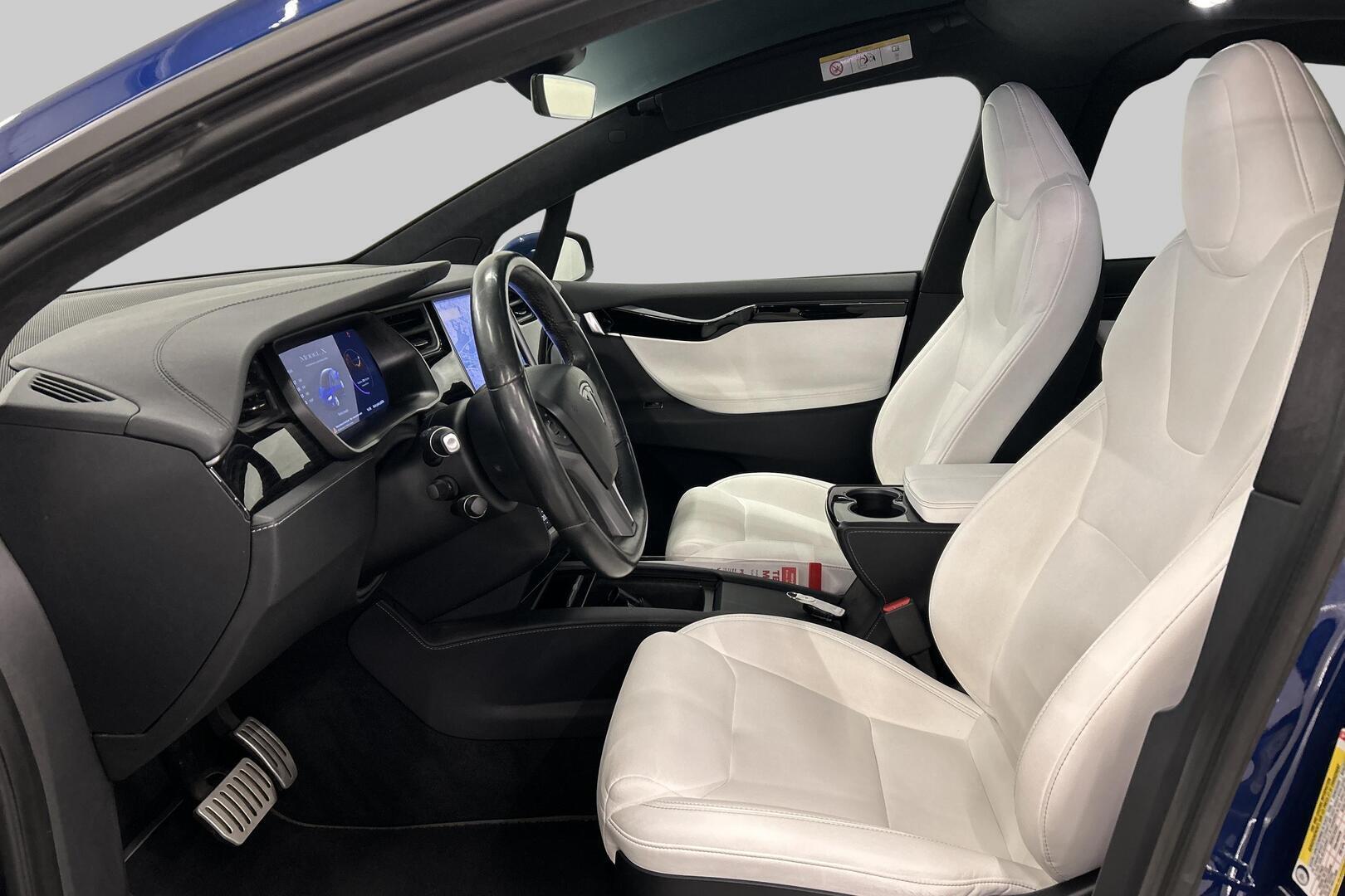 TESLA Model X 2020