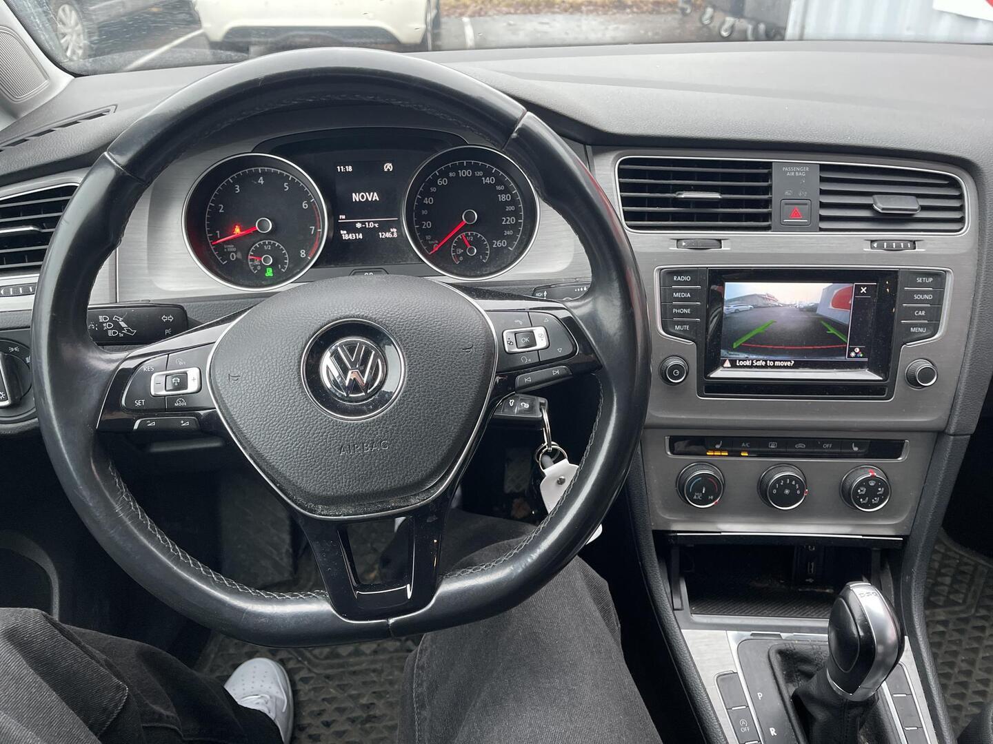 VOLKSWAGEN Golf 2015