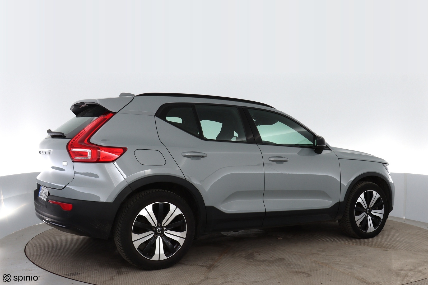 VOLVO XC40 2023