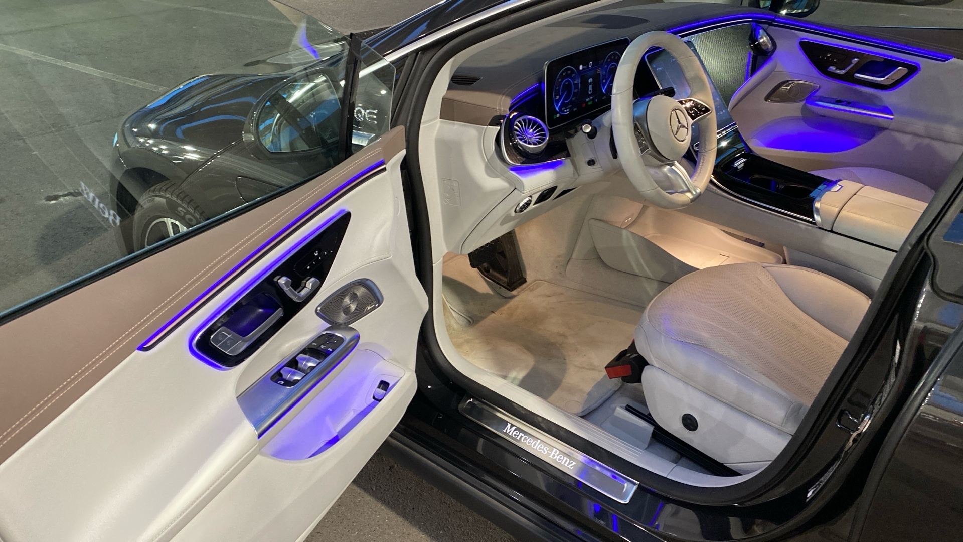 MERCEDES-BENZ EQE 2023