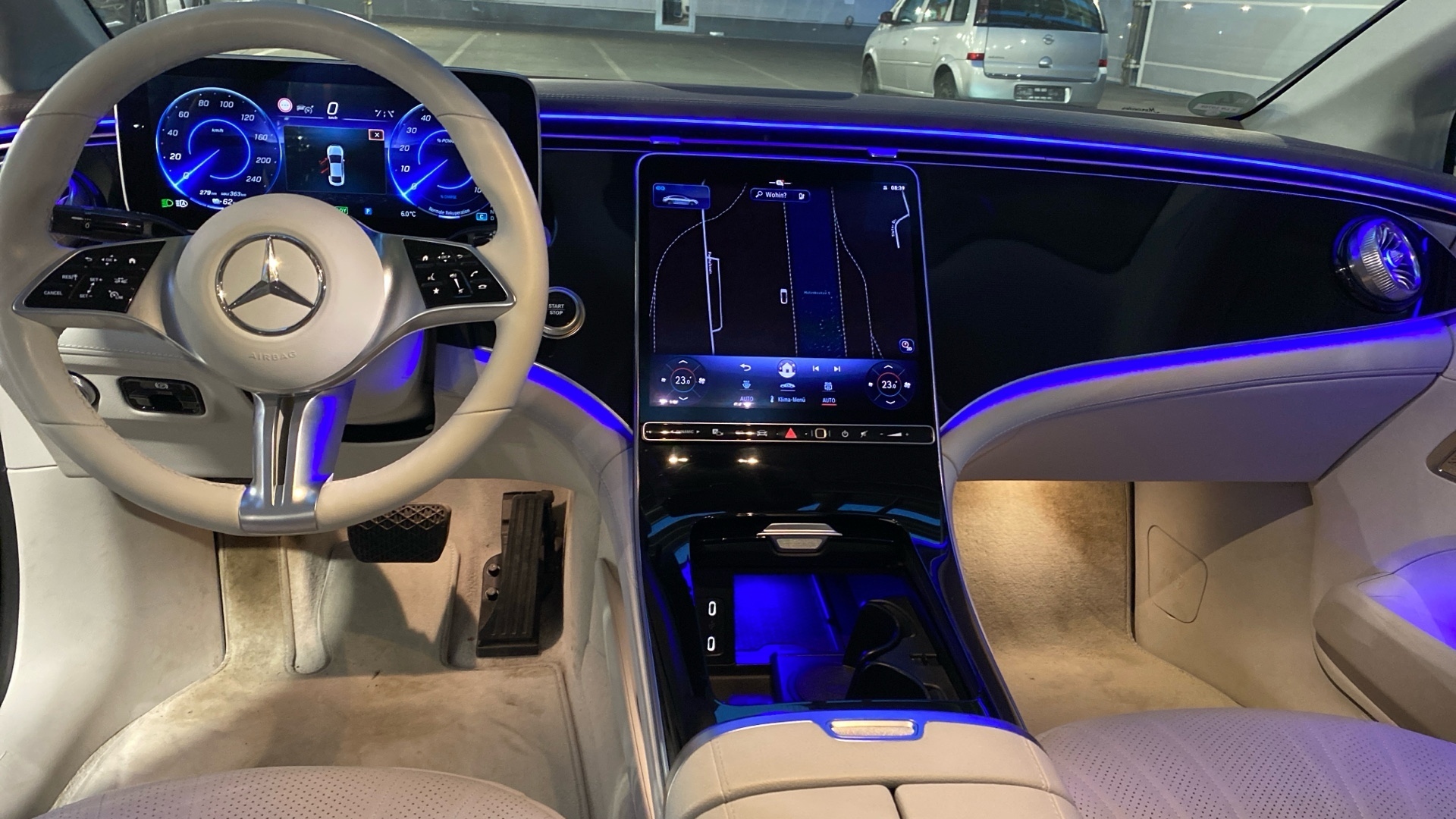 MERCEDES-BENZ EQE 2023