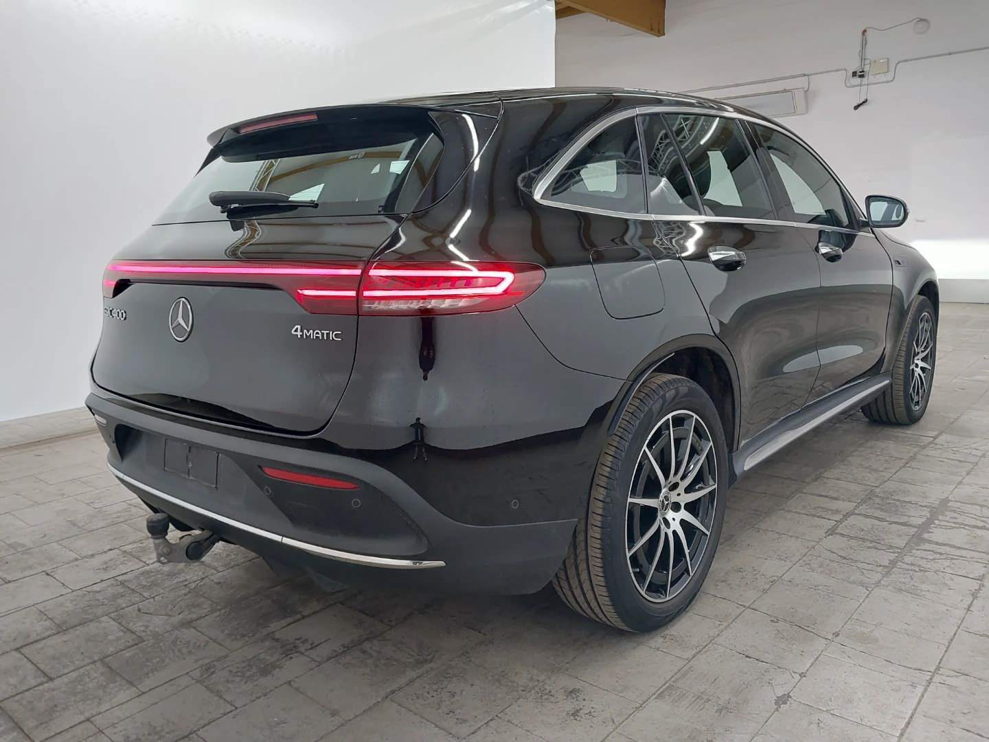 MERCEDES-BENZ EQC 2022