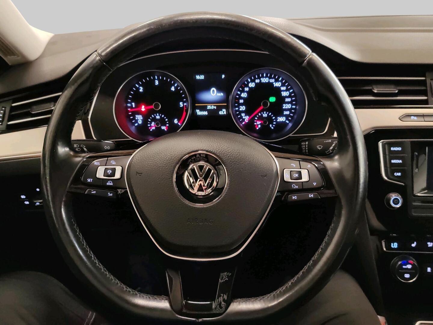 VOLKSWAGEN Passat 2015
