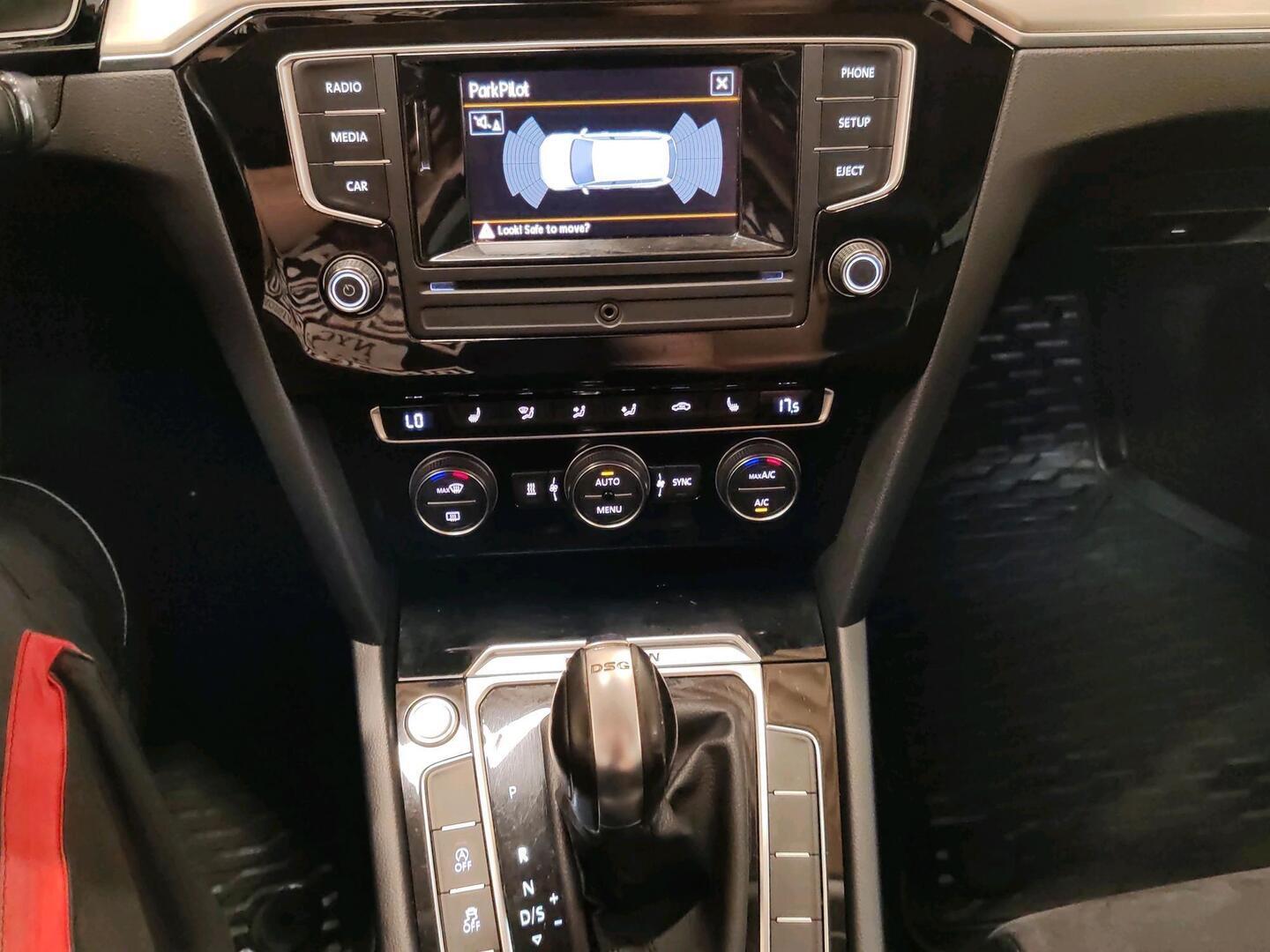 VOLKSWAGEN Passat 2015