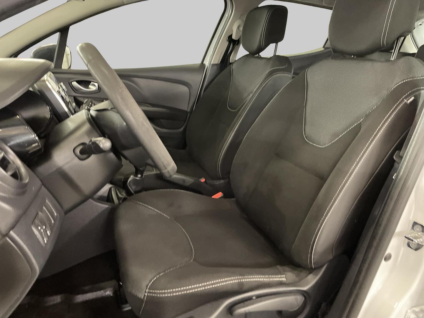 RENAULT Clio 2016