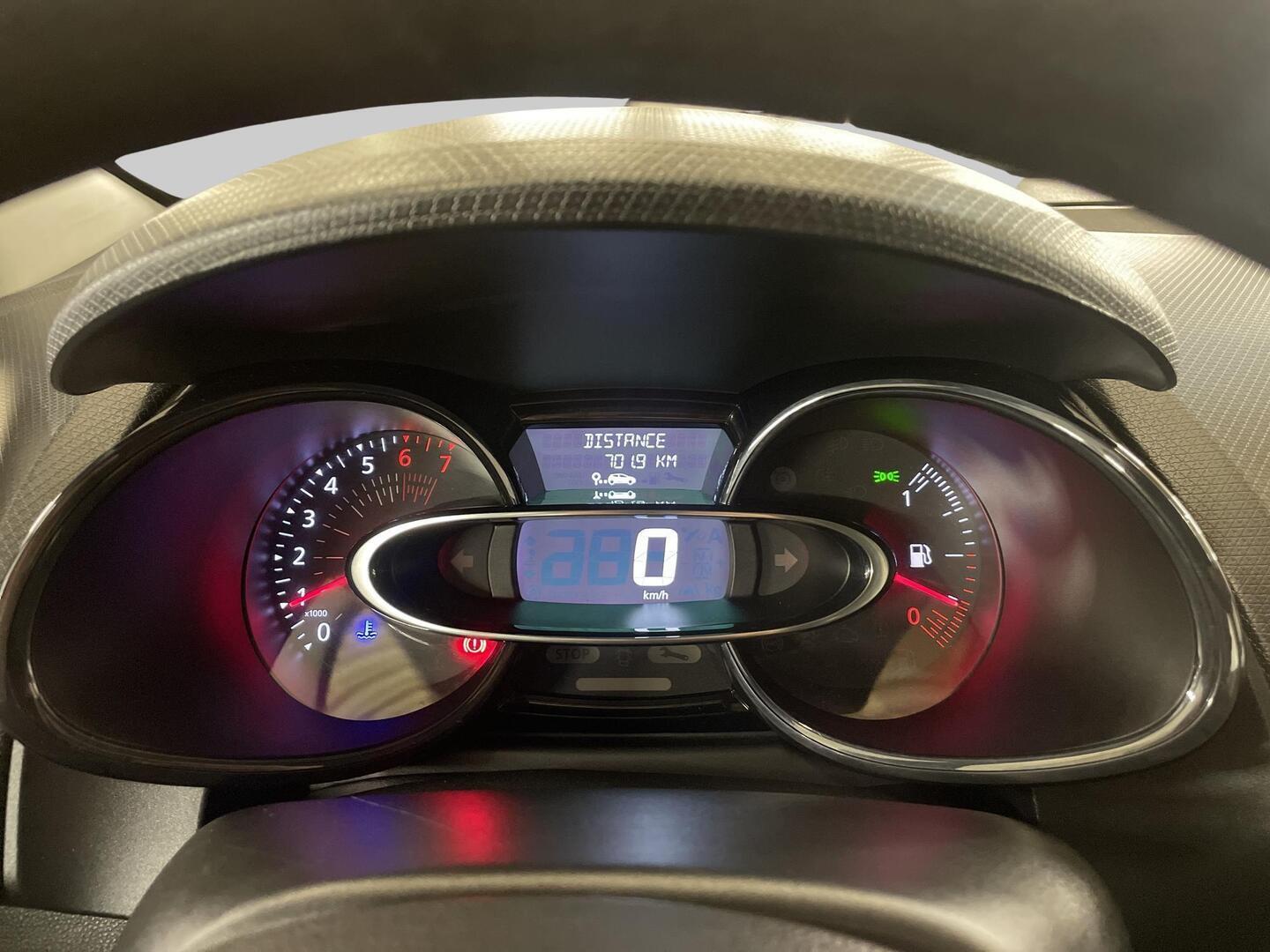 RENAULT Clio 2016