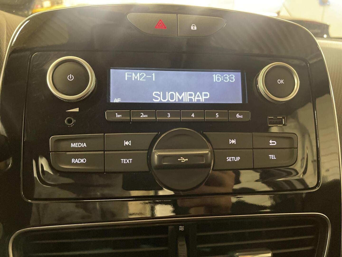 RENAULT Clio 2016