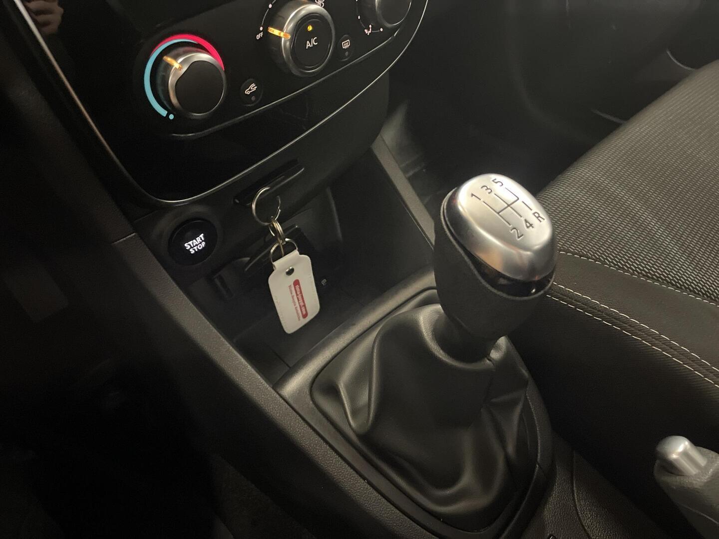 RENAULT Clio 2016