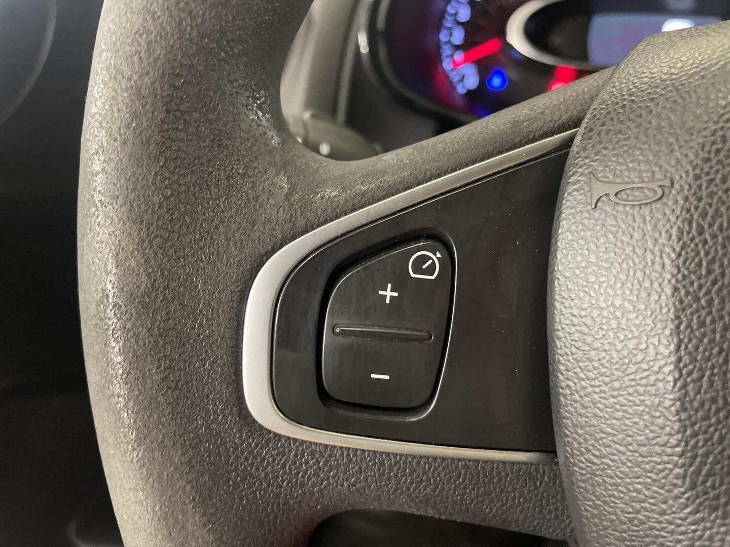 RENAULT Clio 2016