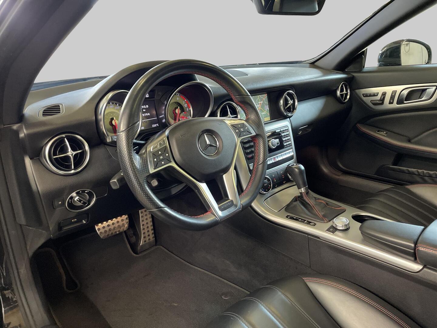MERCEDES-BENZ SLK 2011
