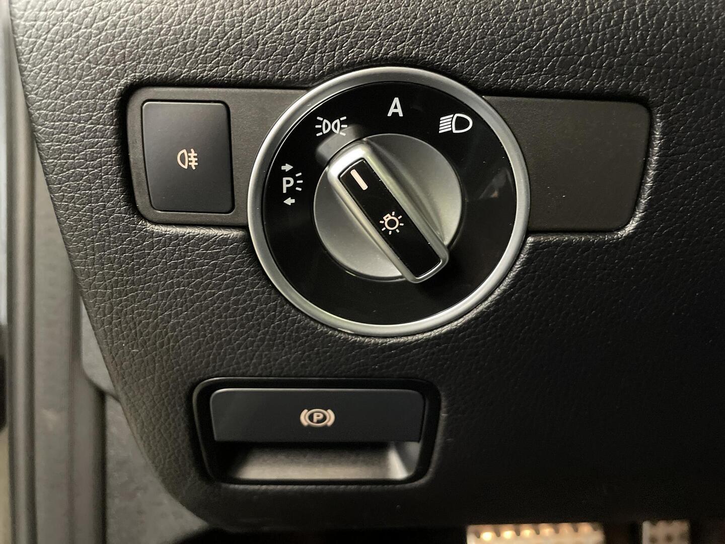 MERCEDES-BENZ SLK 2011