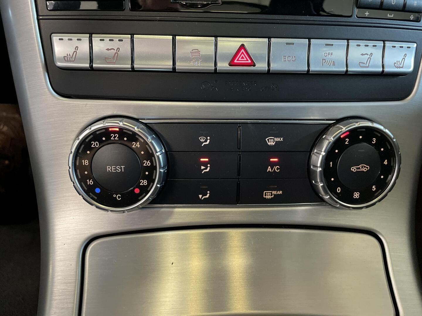 MERCEDES-BENZ SLK 2011