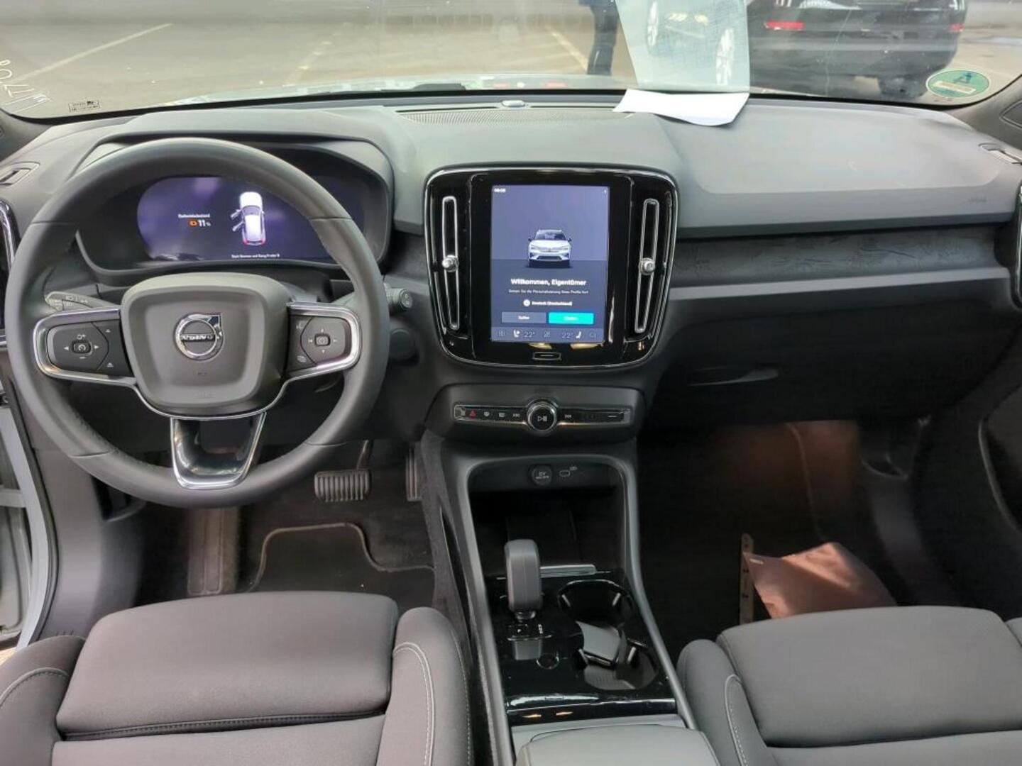 VOLVO XC40 2023