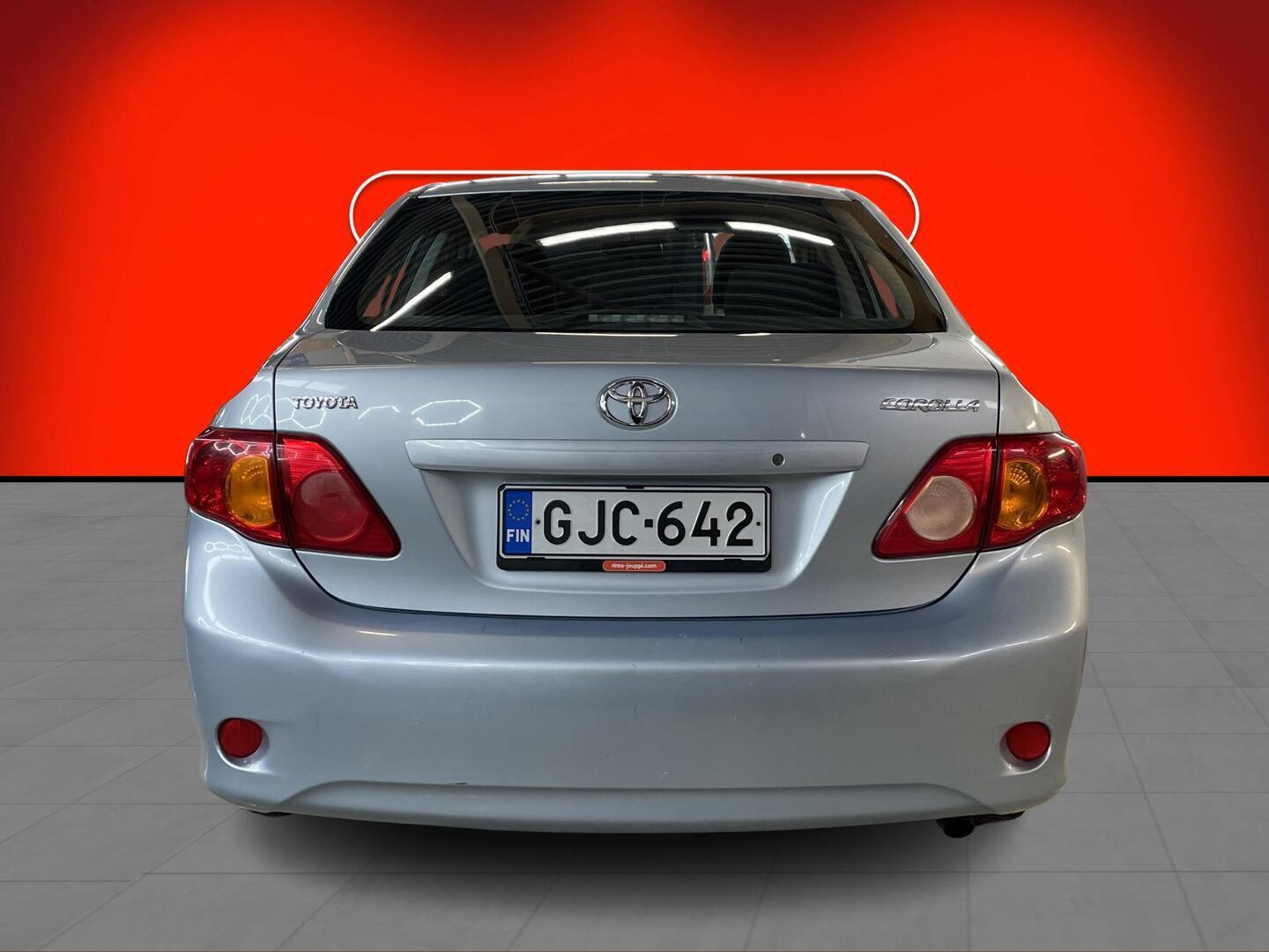 TOYOTA Corolla 2010