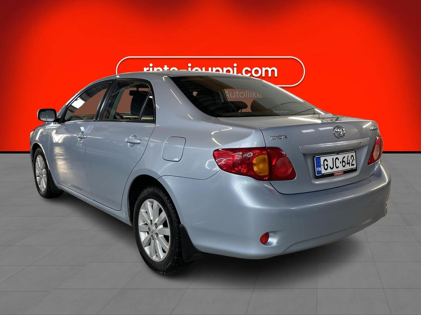 TOYOTA Corolla 2010