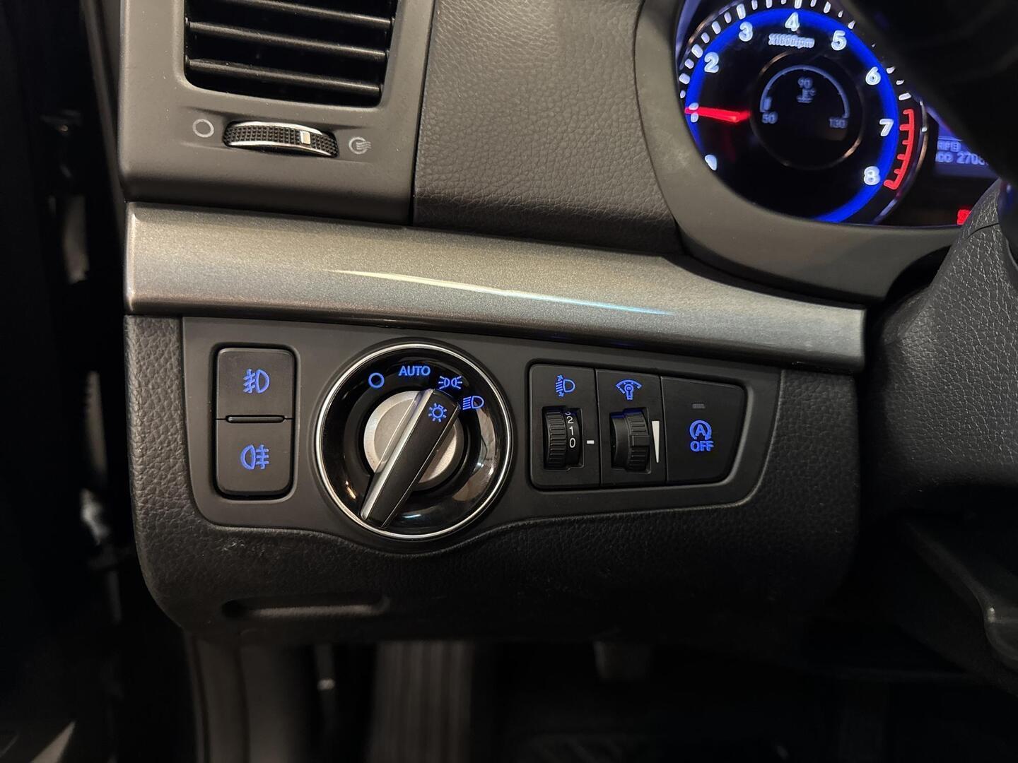 HYUNDAI i40 2012