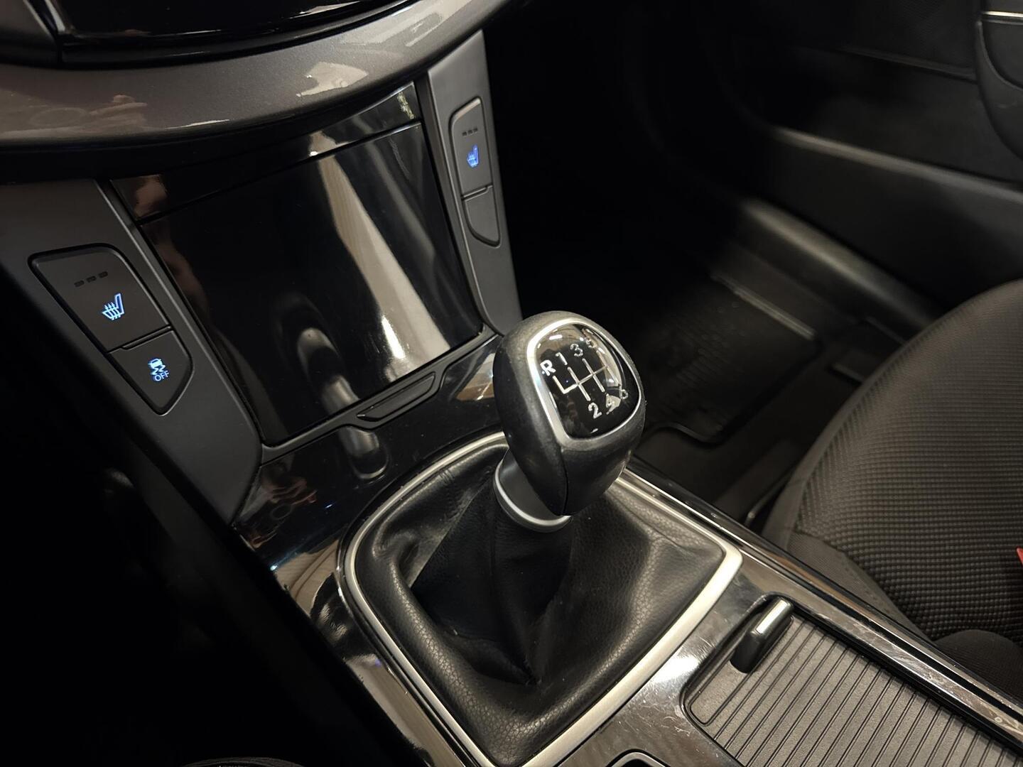 HYUNDAI i40 2012