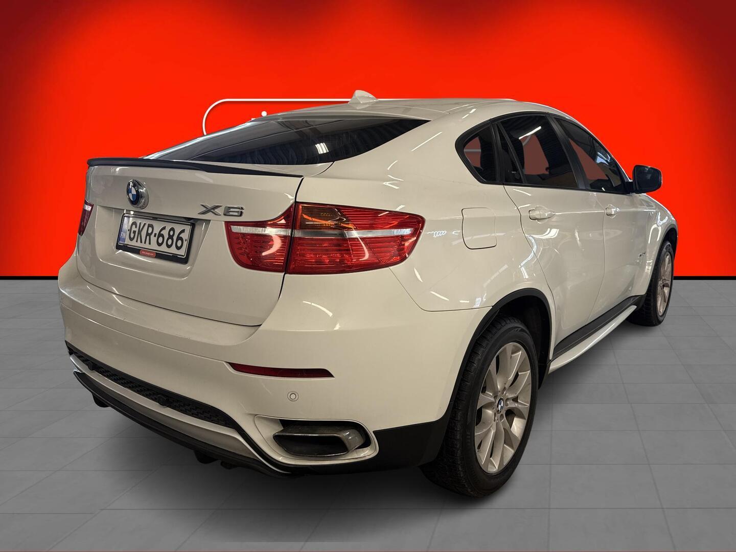 BMW X6 2011
