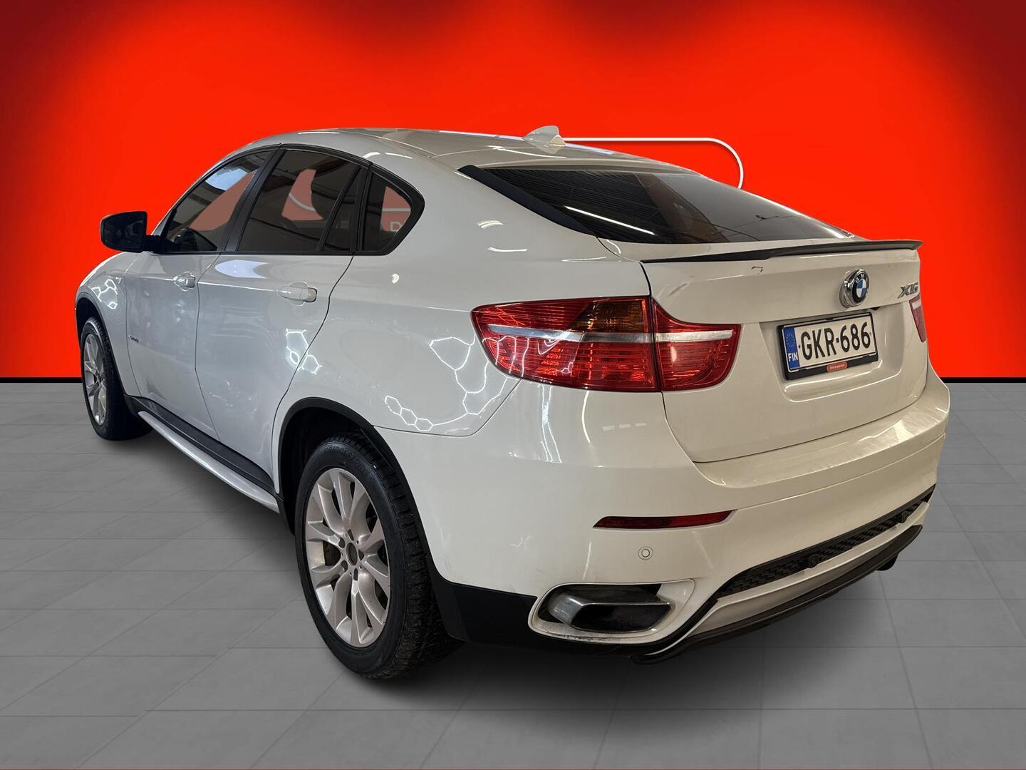 BMW X6 2011