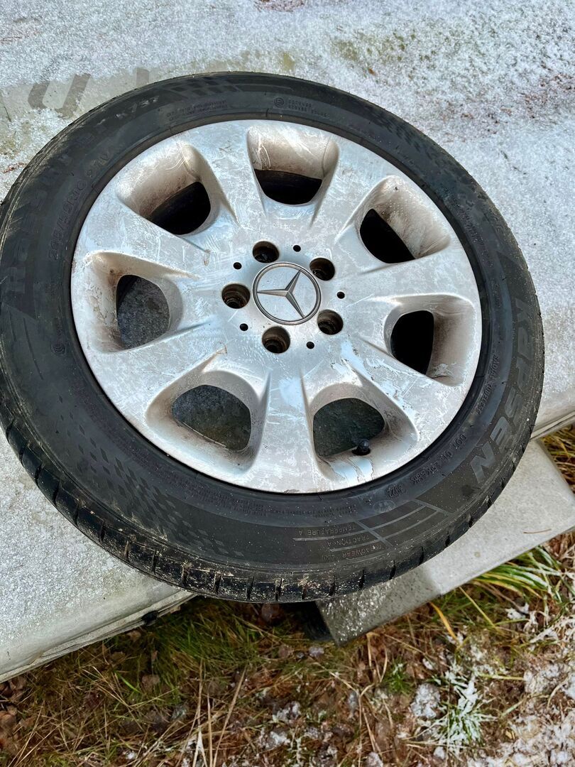 MERCEDES-BENZ C 2005