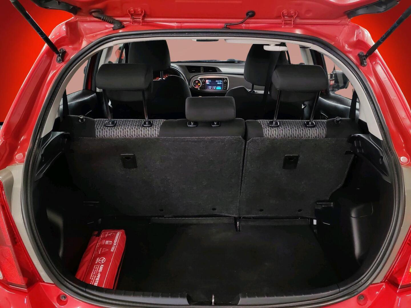 TOYOTA Yaris 2014