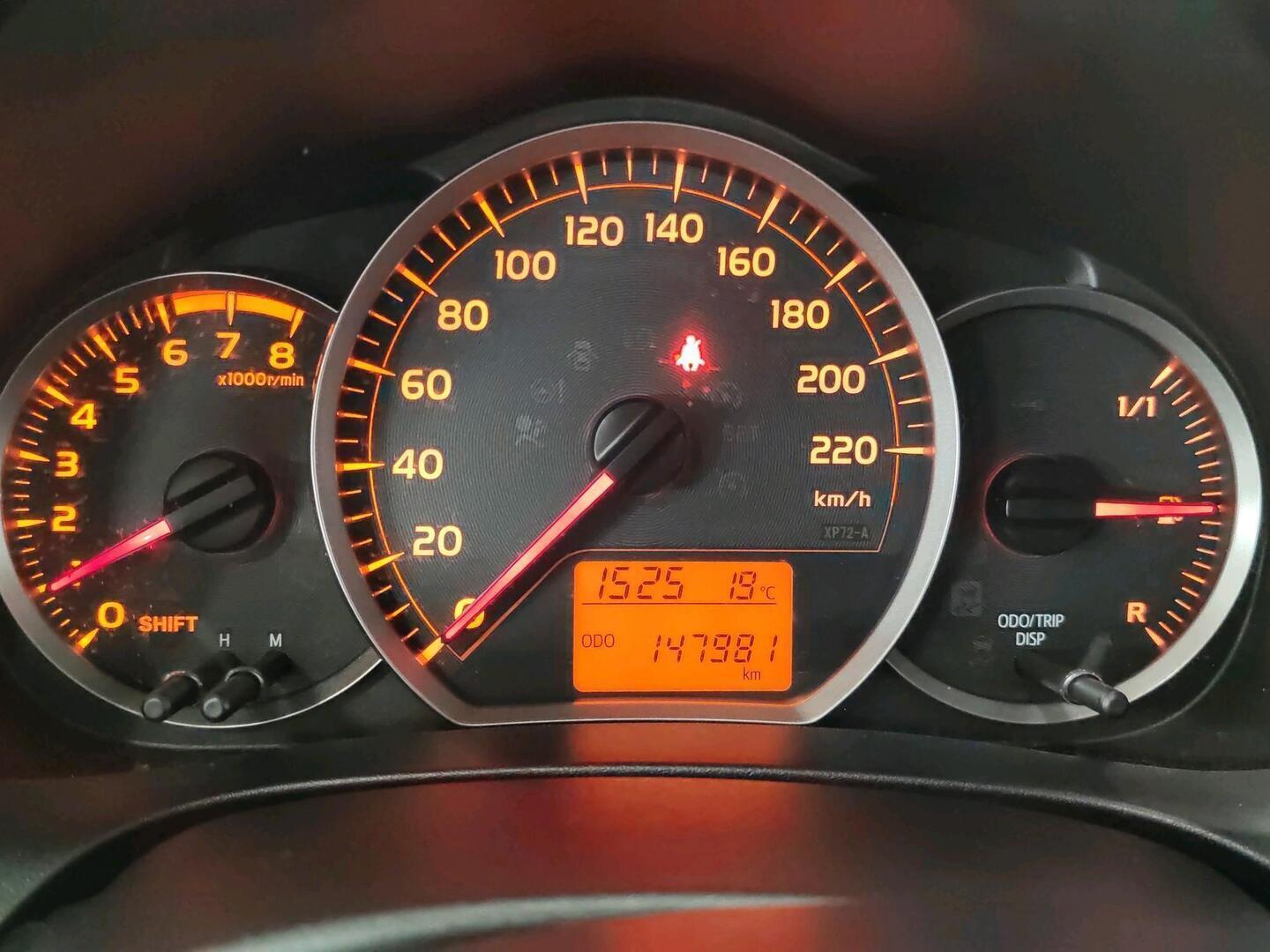 TOYOTA Yaris 2014