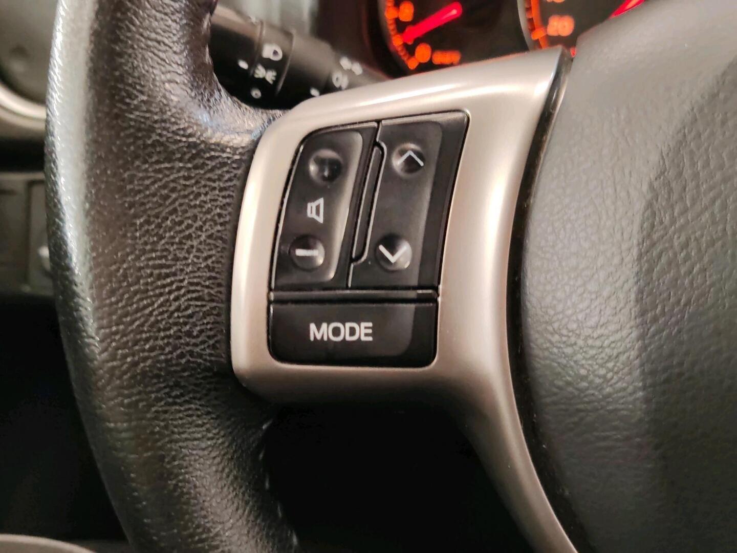 TOYOTA Yaris 2014