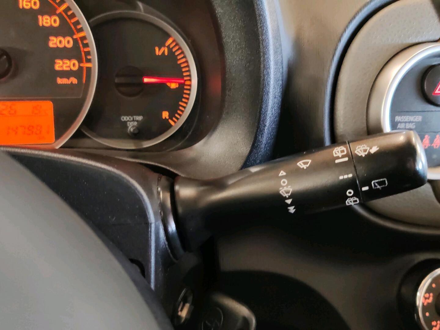 TOYOTA Yaris 2014