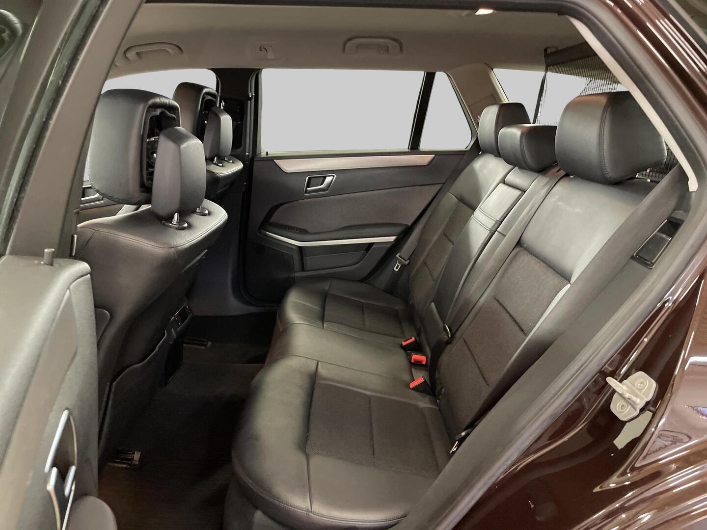 MERCEDES-BENZ E 2011