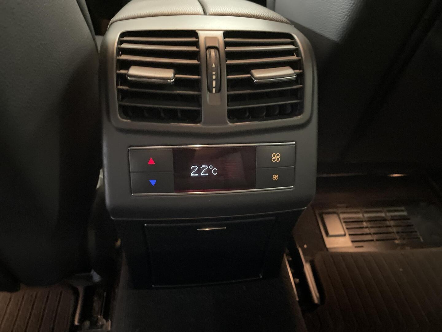 MERCEDES-BENZ E 2011